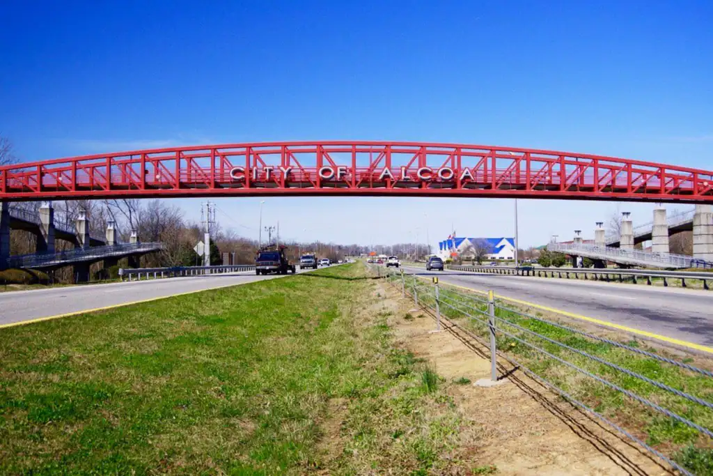 City of Alcoa pedestrian bridge over Alcoa Highway (US 129)