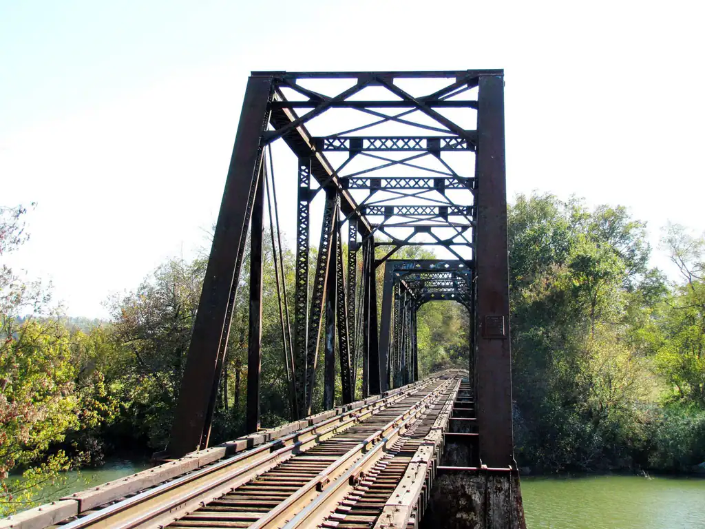 The 1930 Southern Railway bridge over the Little River in Rockford, Tennessee
